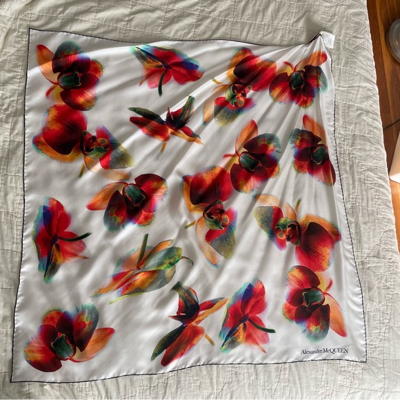 Alexander McQueen Silk Scarf in Solarized Orchid Red Yellow and Ivory - Picture 3 of 6